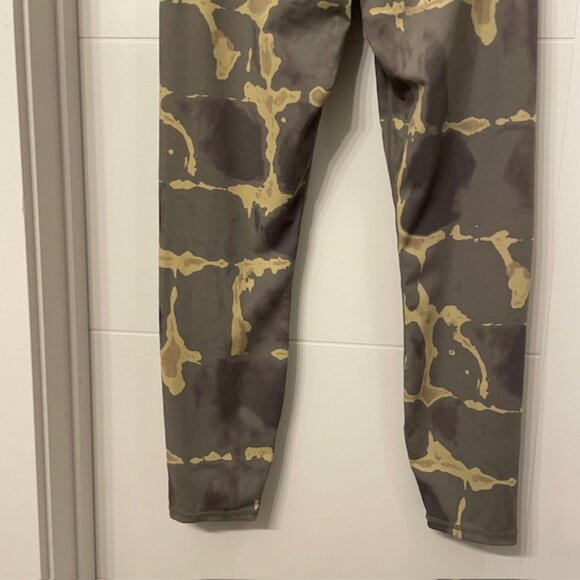 Varley Luna High Rise Leggings in Golden Tie Dye Size Large - Picture 7 of 14